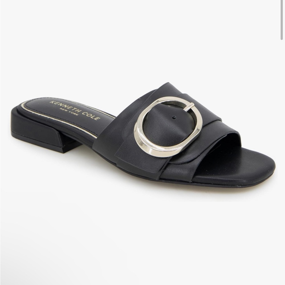 Kenneth Cole New York Women's Ingrid Flat Sandal Size 6.5 /  37 EUR